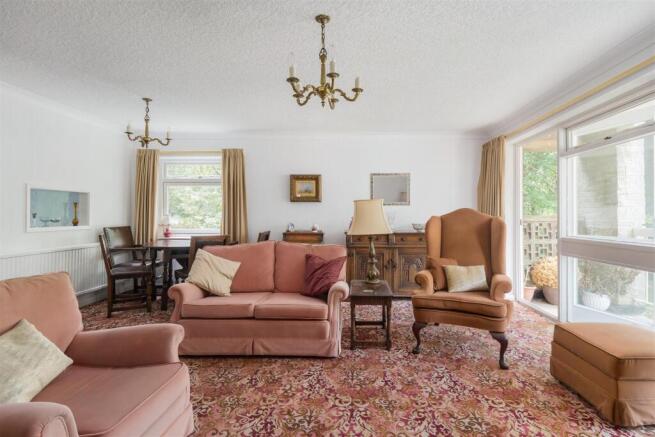 3 bed Apartment for sale Image 4