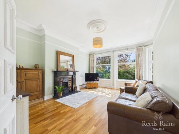 5 bed Semi-Detached for sale Image 10