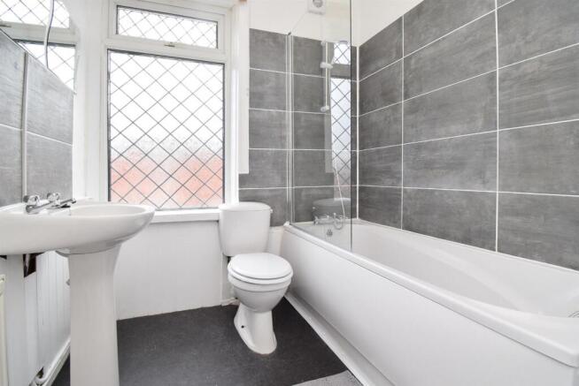 2 bed End of Terrace to rent Image 9