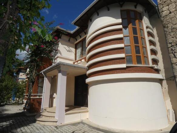 Photo 3