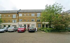 11, 22 Freeman Court, Tollington Way, London N7 6FJ