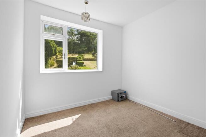 3 bed Semi-Detached for sale Image 12