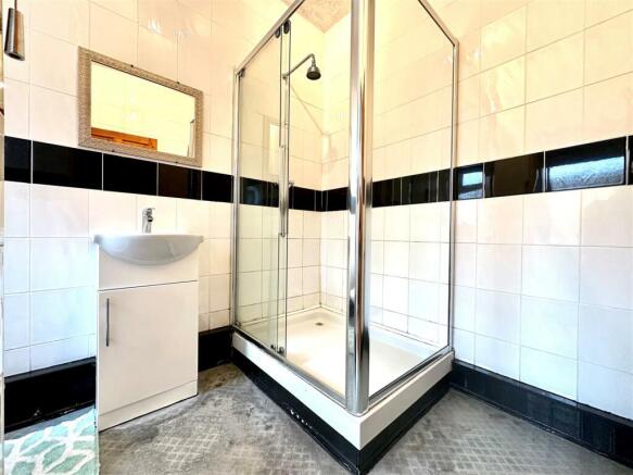 Shower room.jpg
