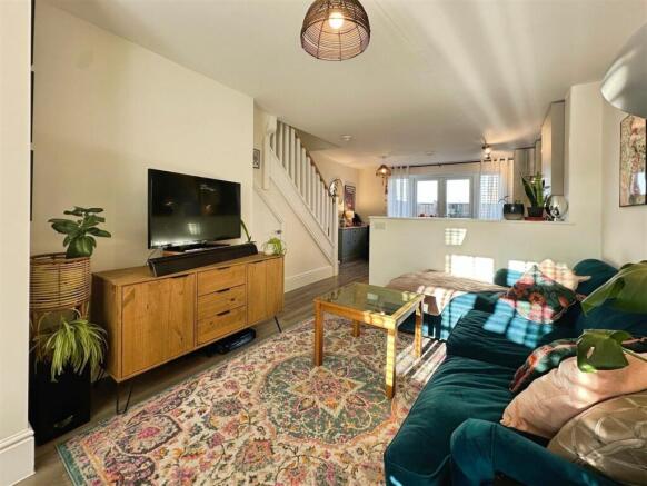 100d1048--4348-93D1-675FFB1E6AB2-63371-00002B9772B