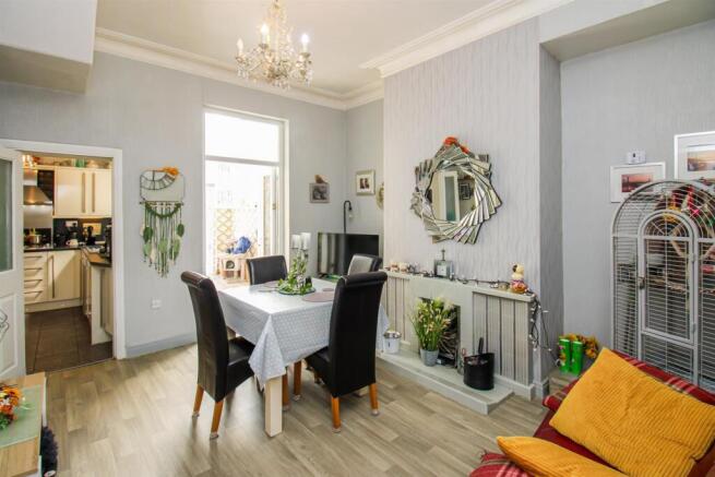 4 bed Terraced for sale Image 4