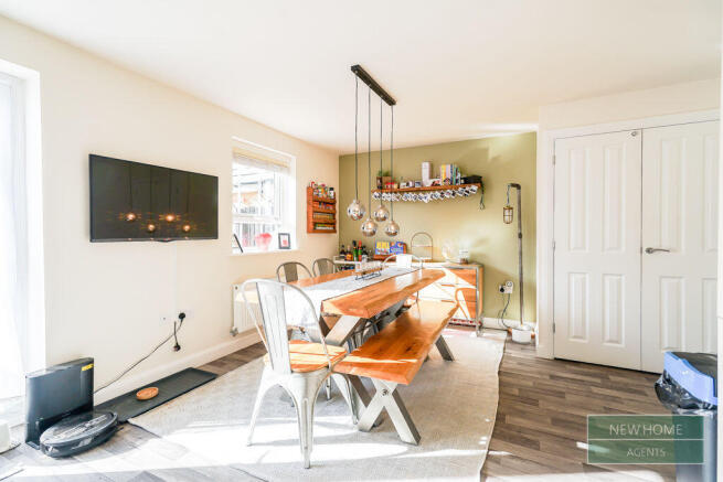 4 bed Detached for sale Image 5