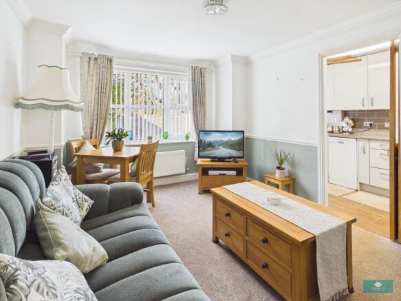 Hilltop Drive, Royton, Oldham Greater Manchester, OL2 photo 4