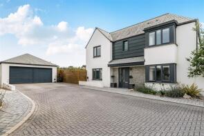 10, Kelsey Drive, Newquay TR8 5FR