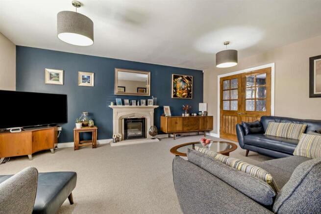 4 bed Link Detached House for sale Image 8