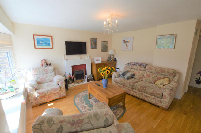 Lounge To Front