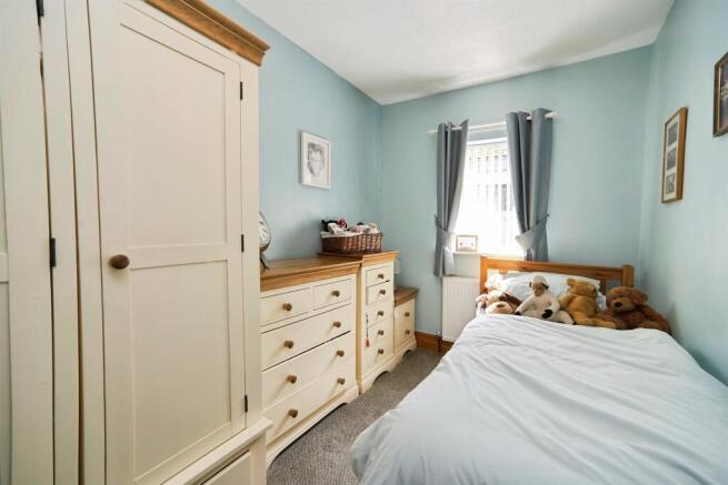 4 bed Detached Bungalow for sale Image 12