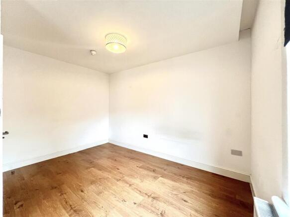 Two Bedroom Flat to Let, Leytonstone, E11 (£2,150 pcm) - Więcej