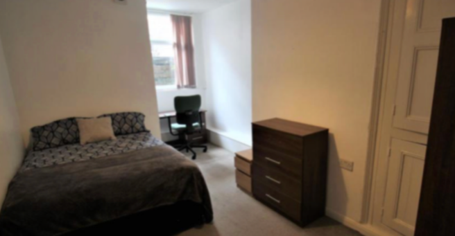 7 bed House to rent Image 10