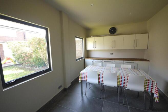 Summer House/Family 