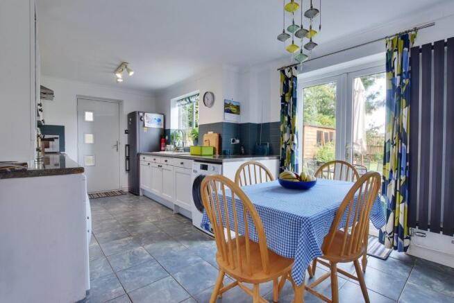 Kitchen/Breakfast...