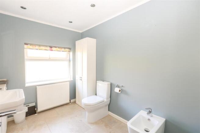 3 bed Detached Bungalow for sale Image 6