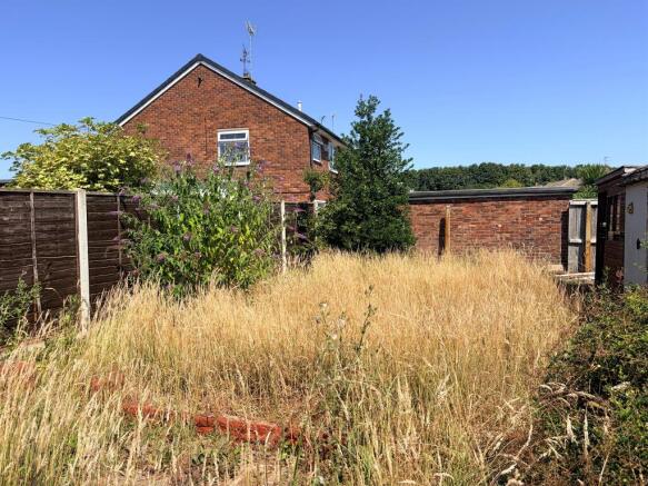 2 bed Semi-Detached Bungalow for sale Image 6