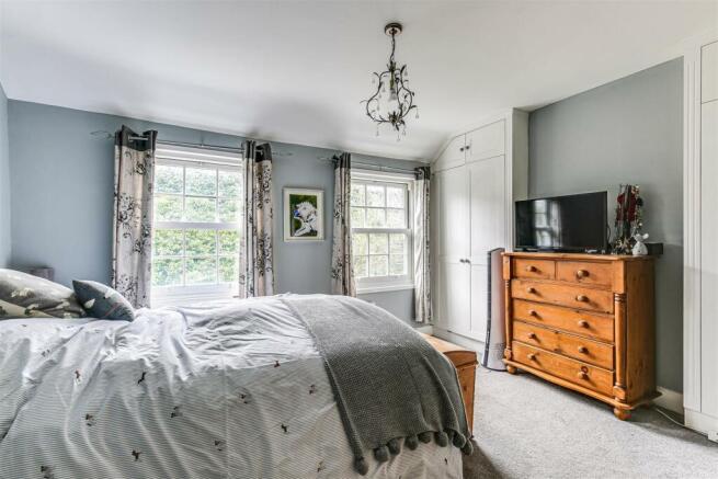 10 Bedroom 1.jpg