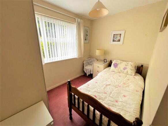 bed2.jpg