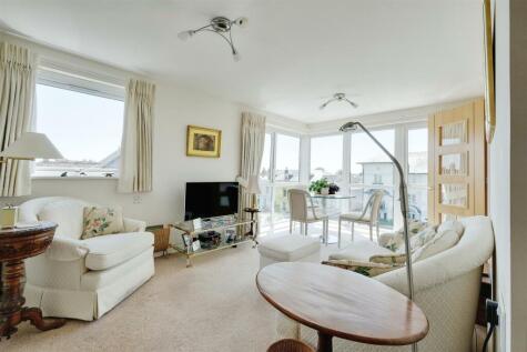 Farringford Court, Avenue Road, Lymington, Hampshire, SO41 9PA