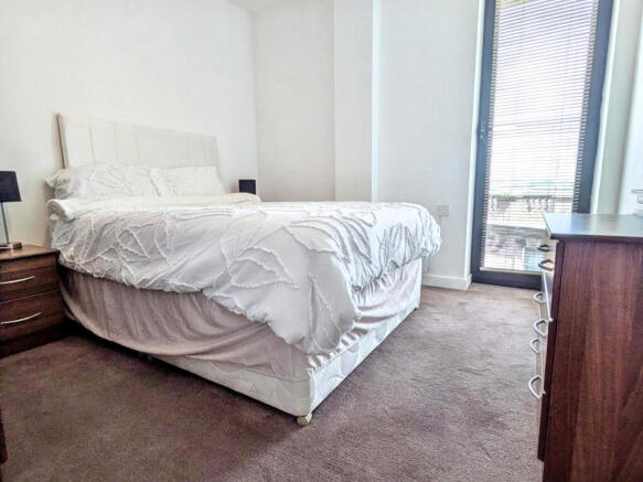 2 bed Apartment for sale Image 8