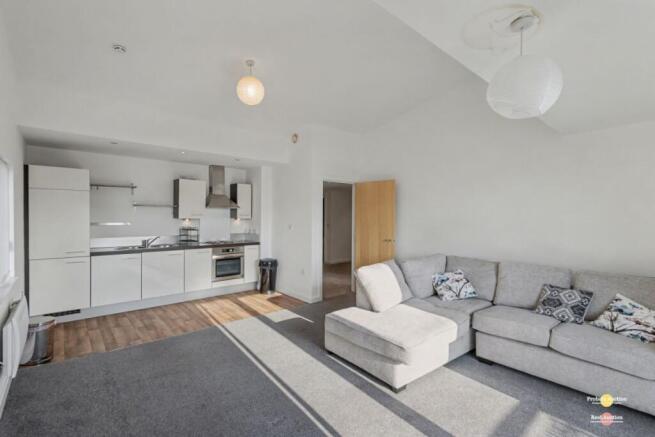 2 bed Apartment for sale Image 4