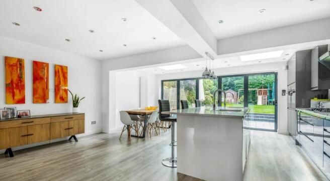 Hartfield Avenue, Elstree photo 4