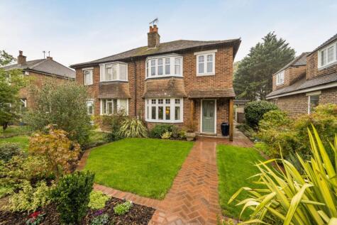 Manor Close, Havant