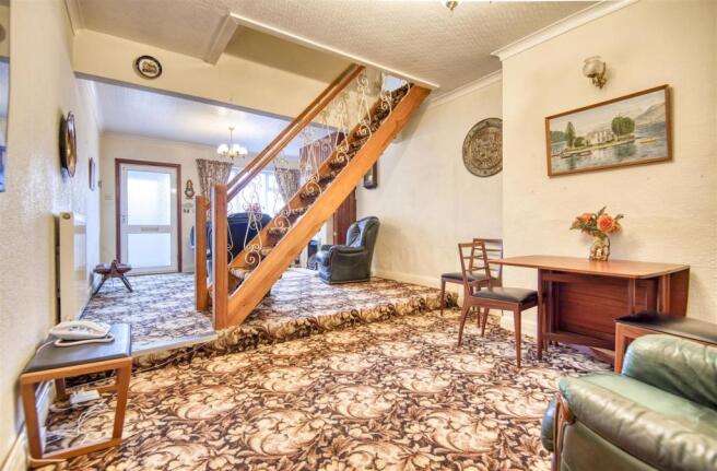 2b Living Room.jpg