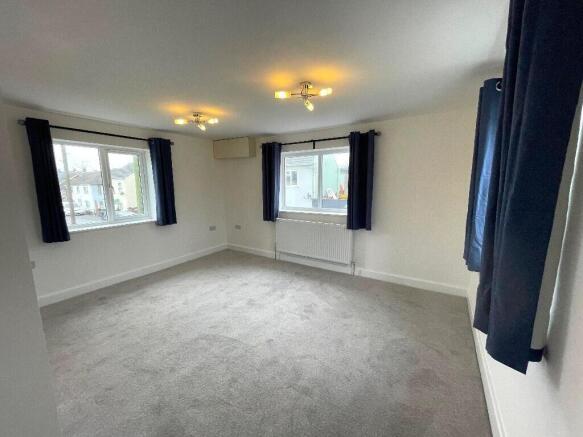 Lounge/Bedroom 2