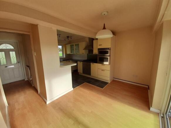 kitchen 2.jpg