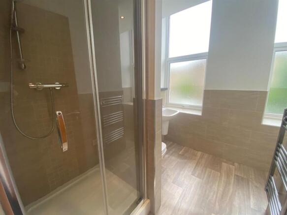 1 bed Apartment to rent Image 8