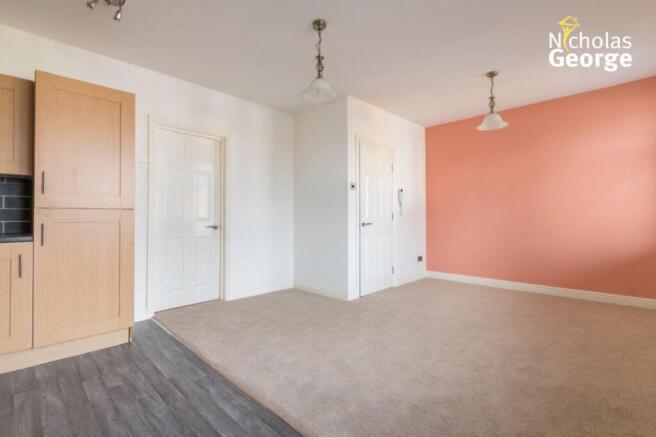 Woodstock rd 76 flat 3 lounge.jpg