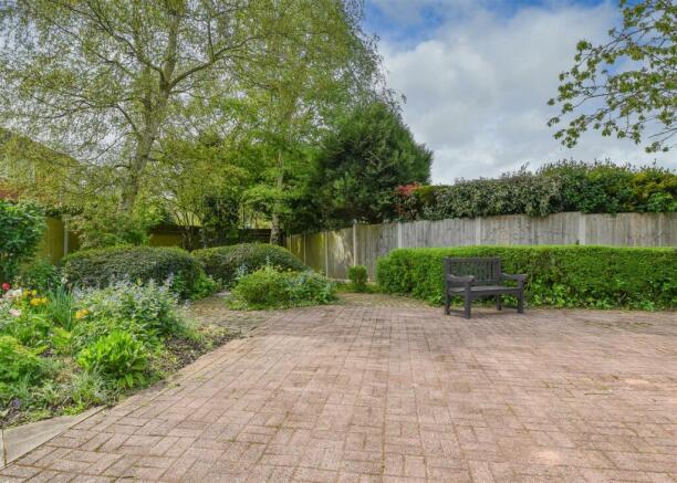 2 Saxon Park - Communal Garden.jpg