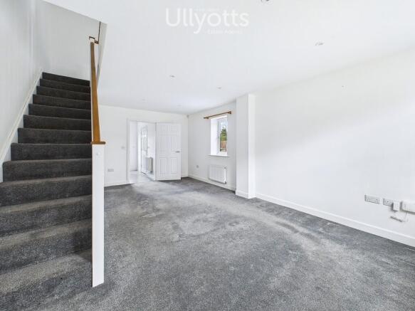 Lounge/Dining Roo...