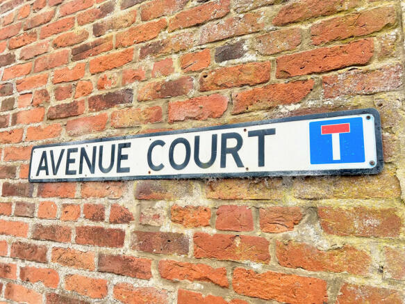 1 bed Ground Flat for sale Image 9