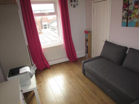 BEDROOM 2