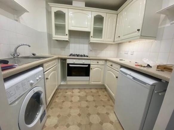 4 Clarendon House kitchen.jpg