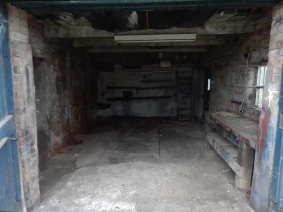 Garage/Workshop