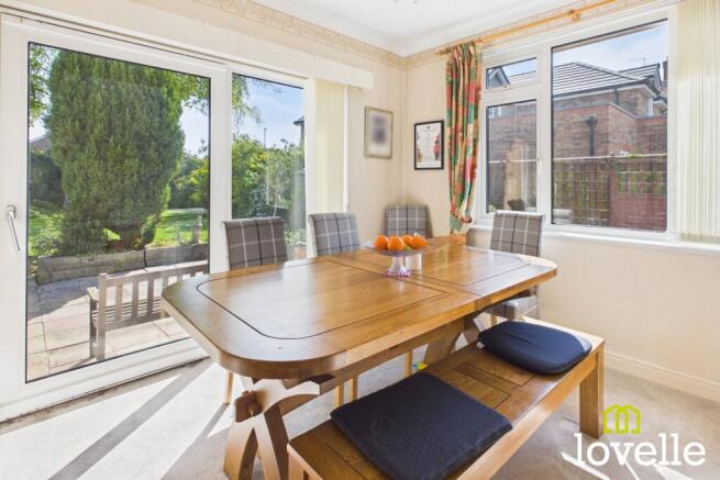 4 bed Detached for sale Image 5