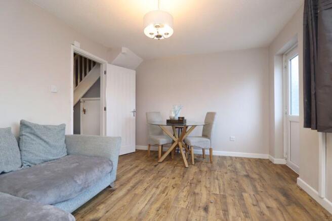 LOUNGE/DINING ROOM