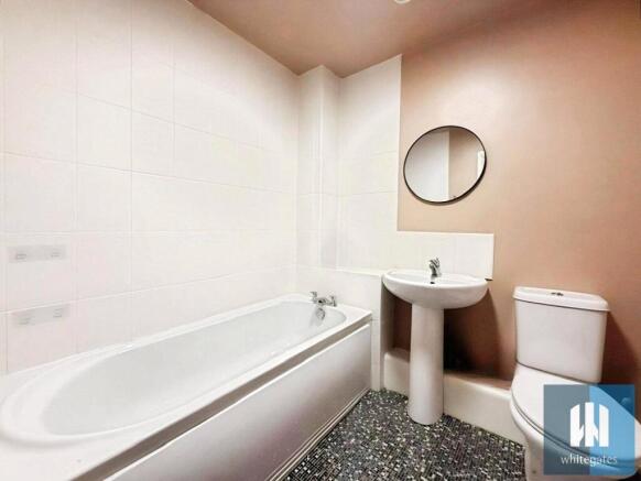 2 bed Apartment to rent Image 7