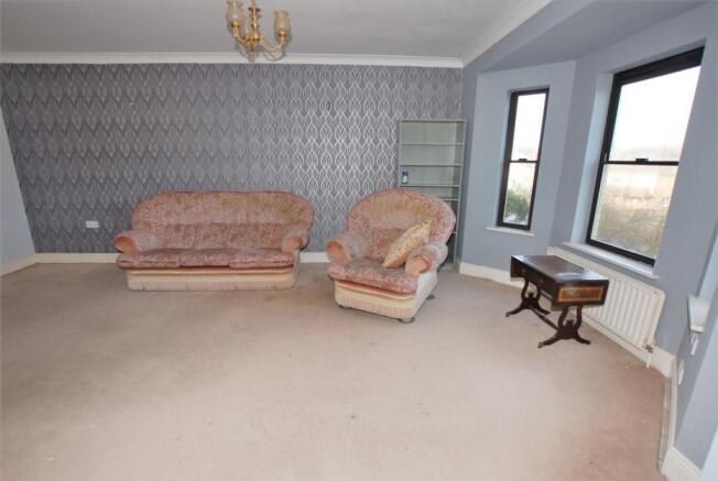 Sitting/Dining rm
