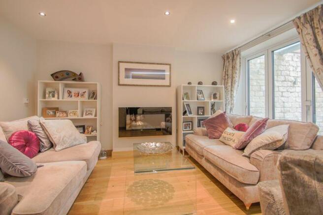 4 bed Detached for sale Image 7