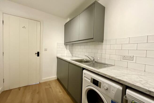 3 bed Semi-Detached for sale Image 11