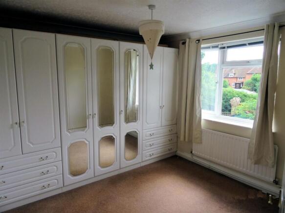 Bedroom 1.jpg