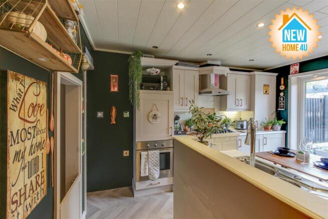 KITCHEN: