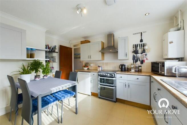 Kitchen / Dining Roo