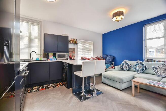 1 bed Flat for sale Image 5