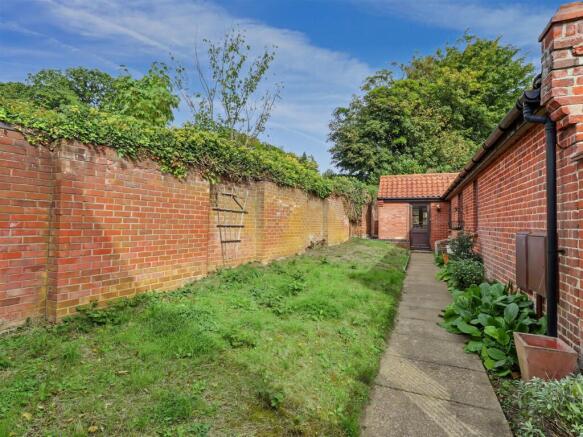 Hill Farm Close, Cringleford, Norwich photo 4